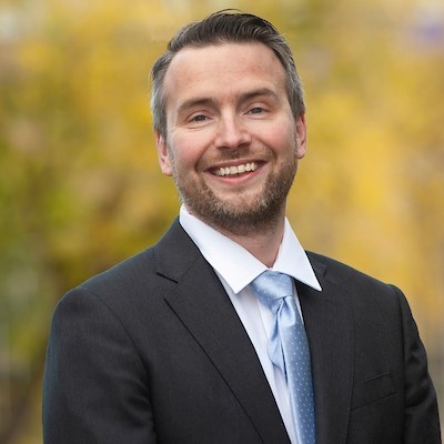 featued article author