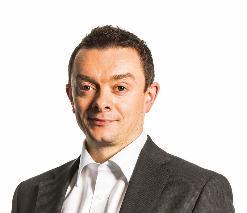 featued article author